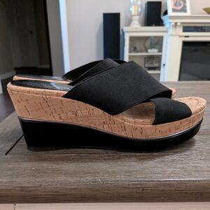 Donald J. Pliner Black and Tan Wedge Cork Shoes women’s size 8.5 Like New